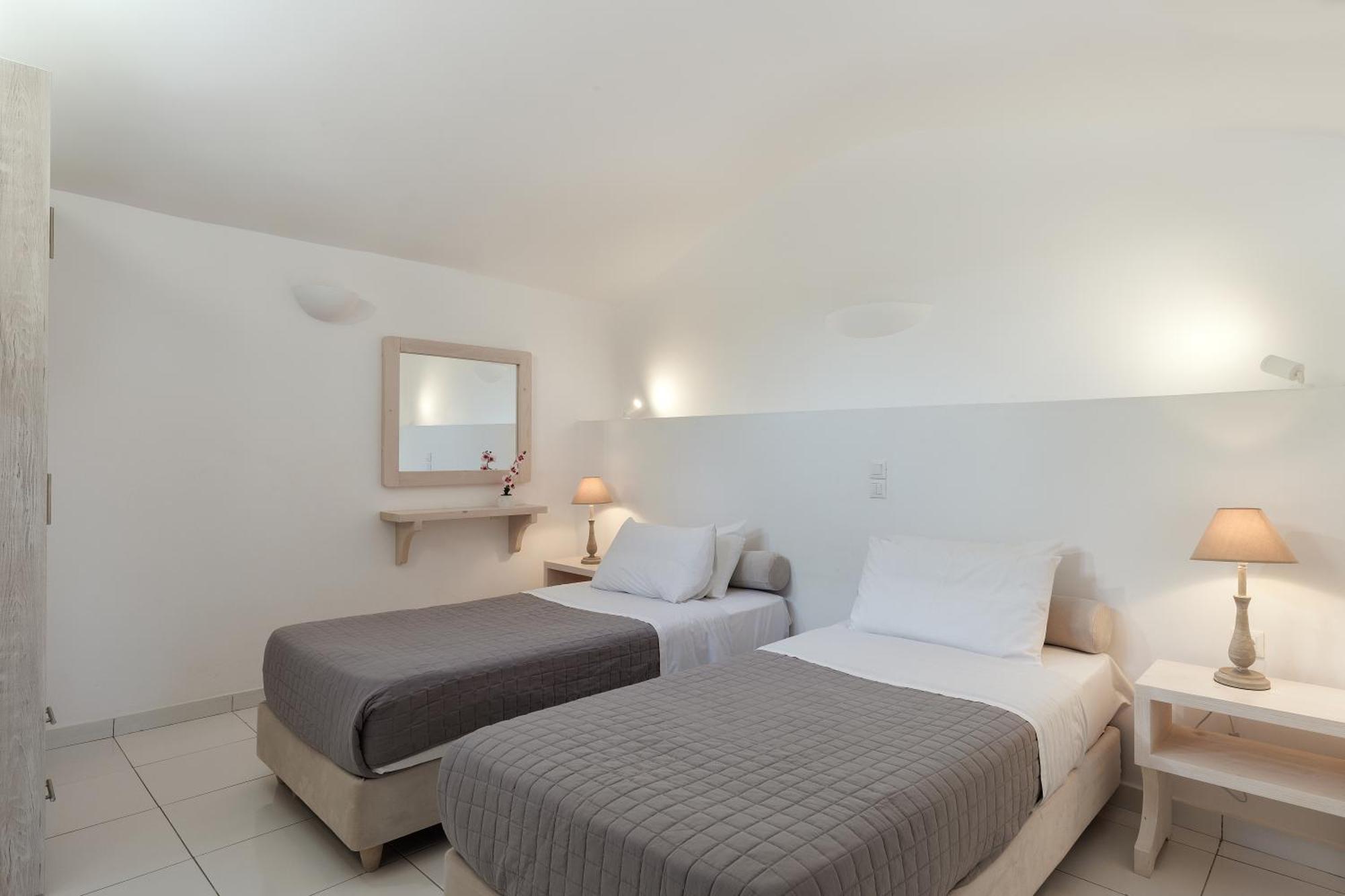 Zatrikion Santorini Villas Pyrgos Kallistis Luaran gambar
