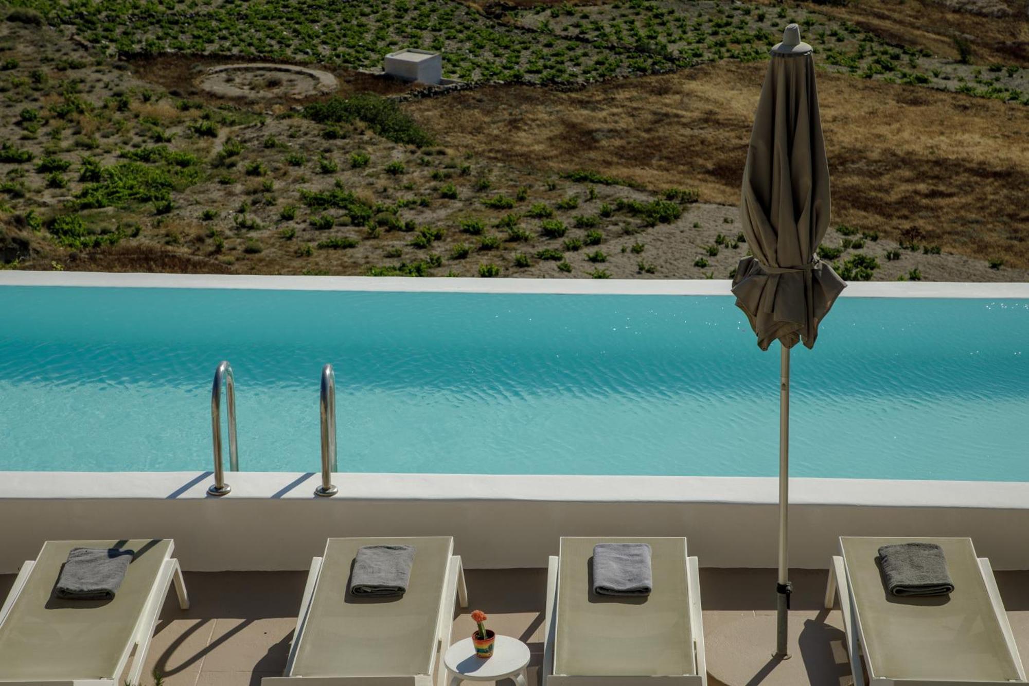 Zatrikion Santorini Villas Pyrgos Kallistis Luaran gambar