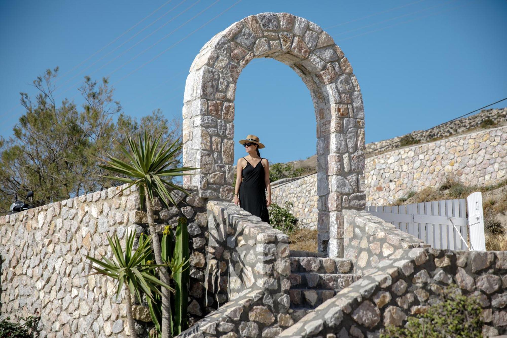 Zatrikion Santorini Villas Pyrgos Kallistis Luaran gambar